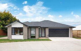 Stylish 4 Bedroom House Brand New In Rotorua